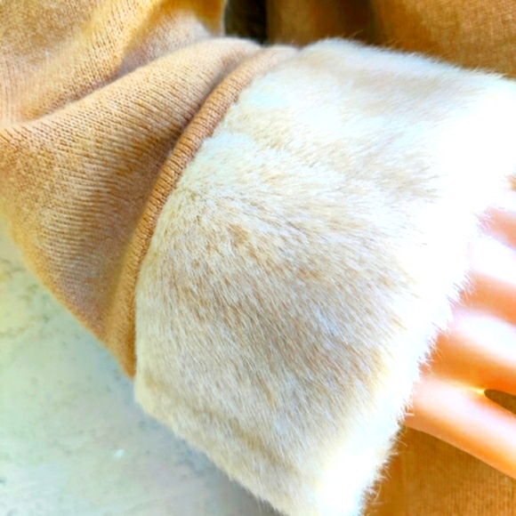 Faux furcollared and cuffs swing sweater - Picture 12 of 15